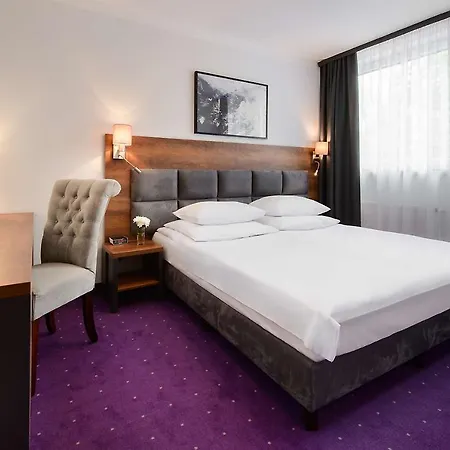 Western Olsztyn Old Town 3*
