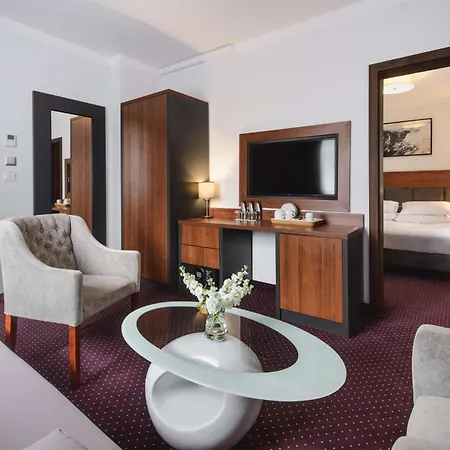 Western Old Town 3* Όλστυν