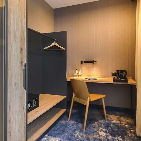 Western Old Town Hotel 3*