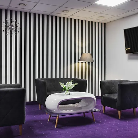 Western Old Town Hotel 3*