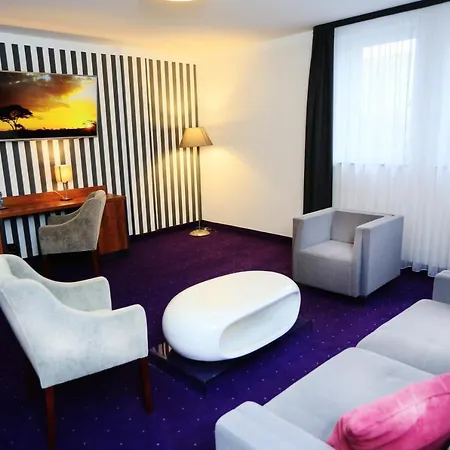 Western Old Town Hotel 3*