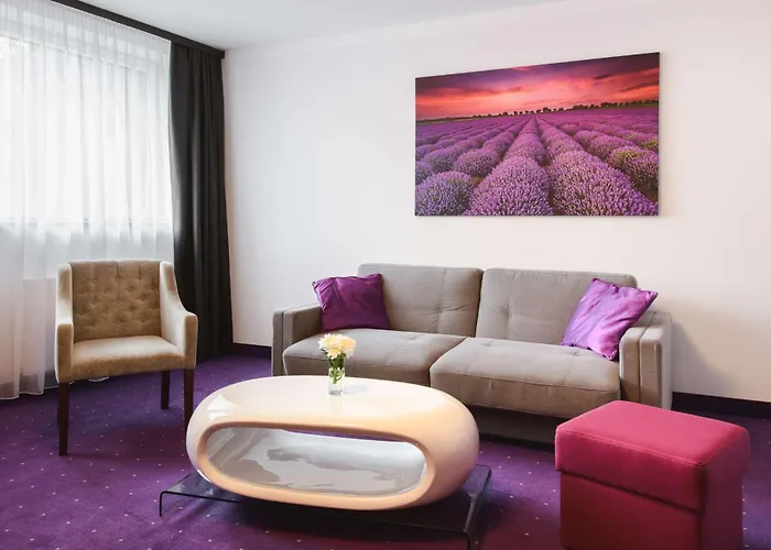 Hotel Western Old Town 3*