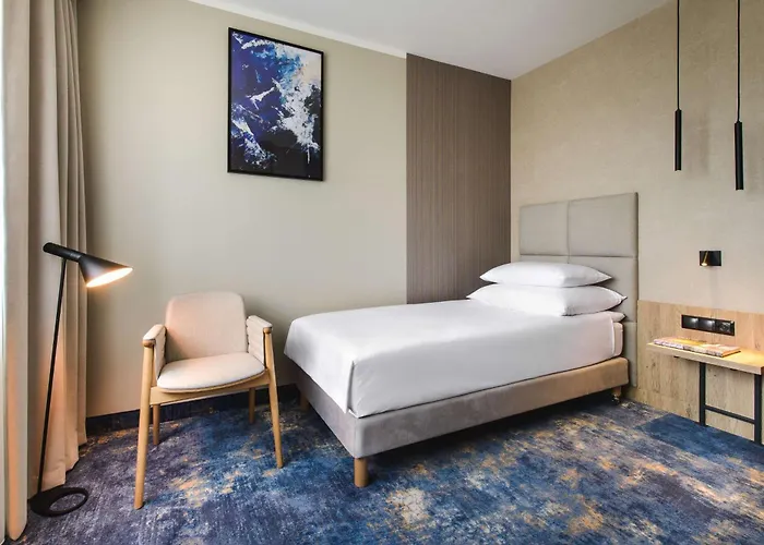 Hotel Western Old Town 3*