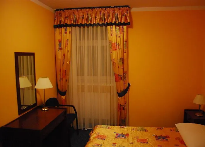 Western Old Town Hotel 3*