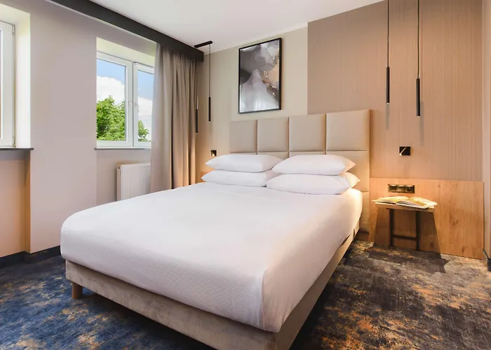 Hotel Western Old Town 3*