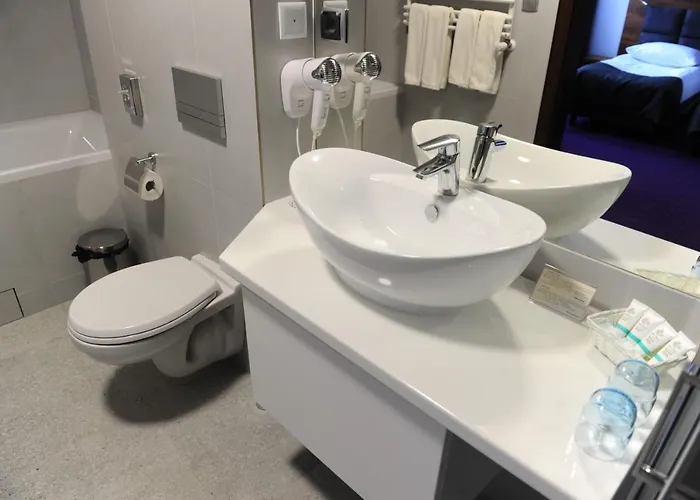 Hotel Western Old Town 3*