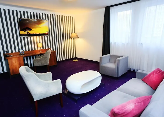 Western Old Town Hotel 3*